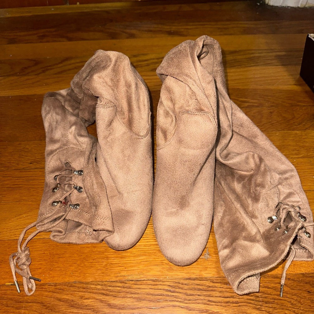 Women's Tan Suede Boots